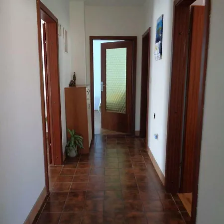 Apartamento Gorgeous Tone For 6 In Medulin
