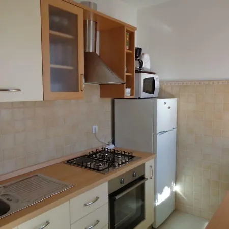 Apartamento Gorgeous Tone For 6 In Medulin